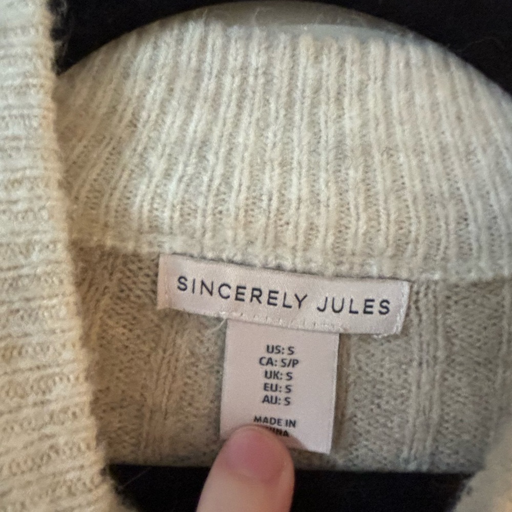 Sincerely Jules Sweater (S) - Picture 2 of 4